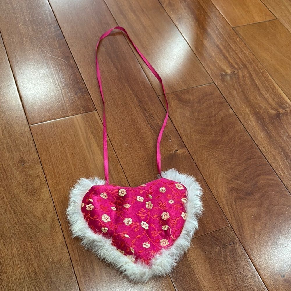 Heart-Shaped Pink and White Kids‎ Accessory